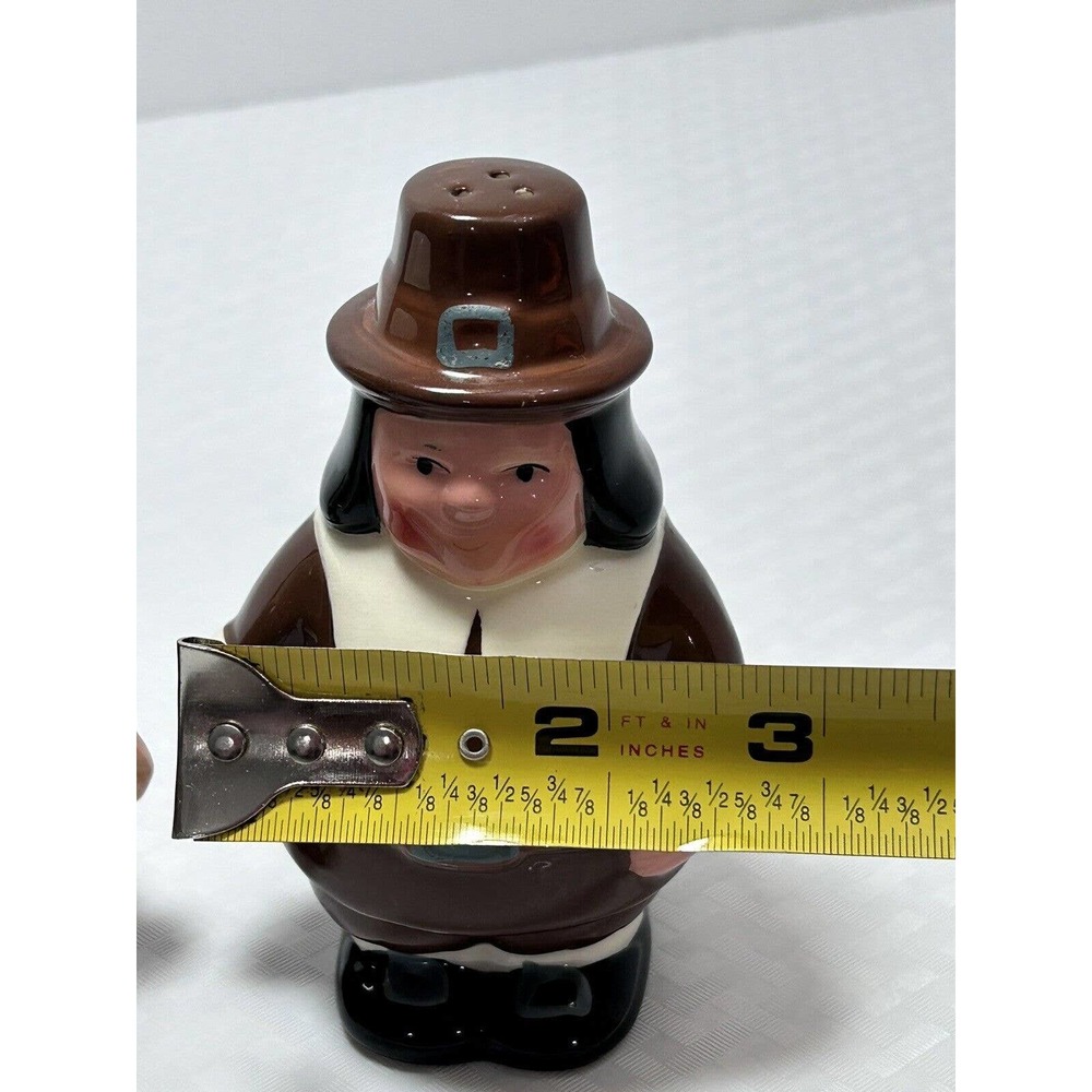 Thanksgiving Publix Supermarket The Pilgrim Pair Salt & Pepper Shakers - Picture 6 of 9